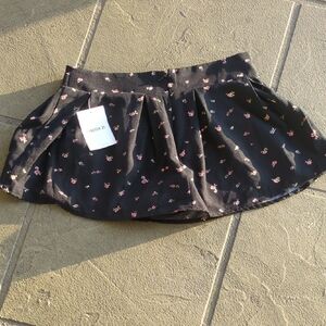 (NEW) Forever 21 Black Bubble Mini Skirt/Skort.